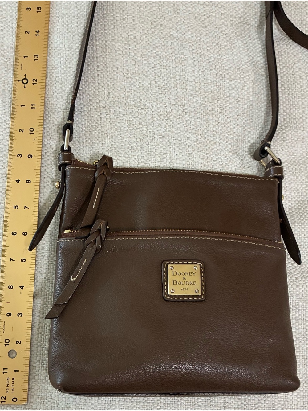 Dooney and Bourke EUC Vintage 
Pebble Grain Brown Leather
Crossbody Shoulder Bag - Picture 15 of 15